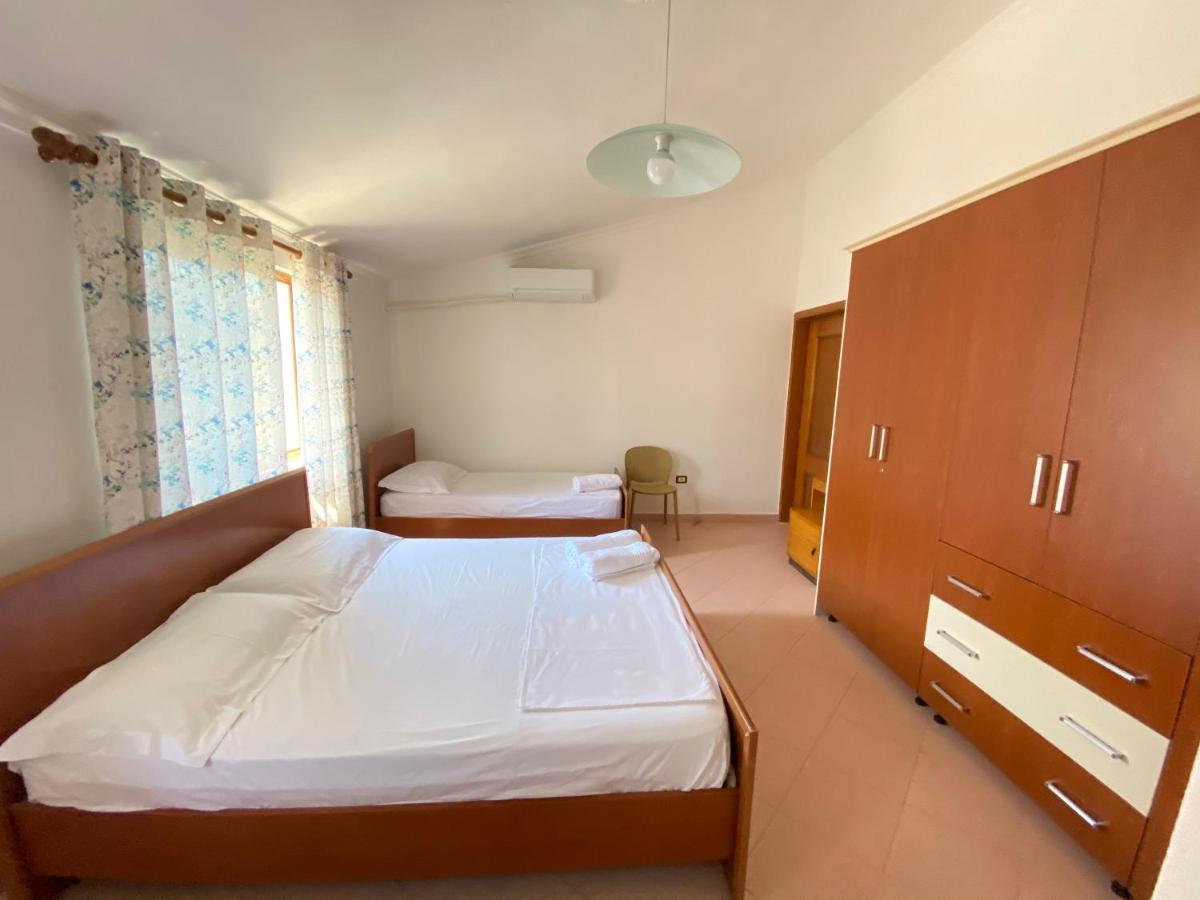Guest House Lionel Durres Exterior photo